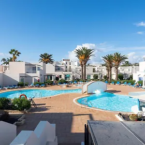 Homeforguest Con Terraza Y Piscina En , Corralejo Spagna